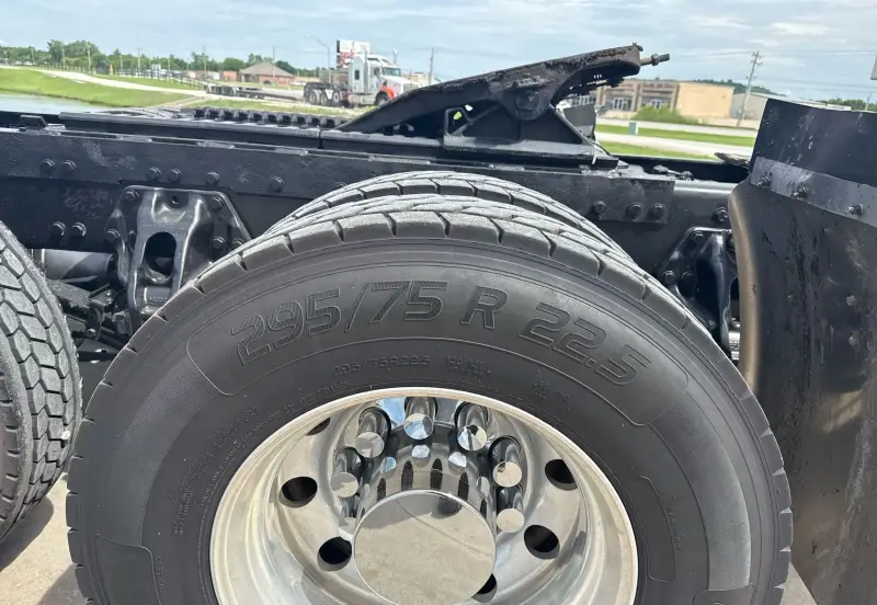 2020 Peterbilt 389 photo 96