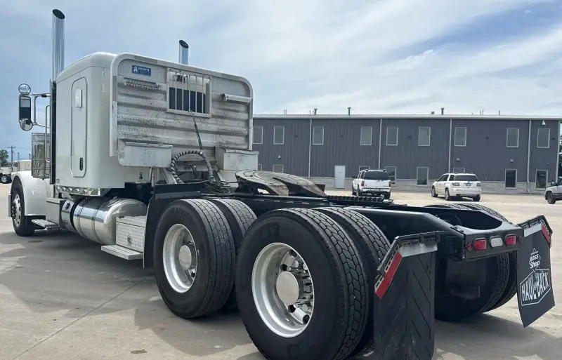 2020 Peterbilt 389 photo 7