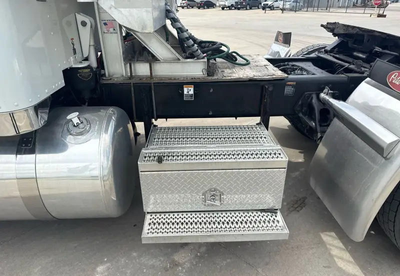 2020 Peterbilt 389 photo 9