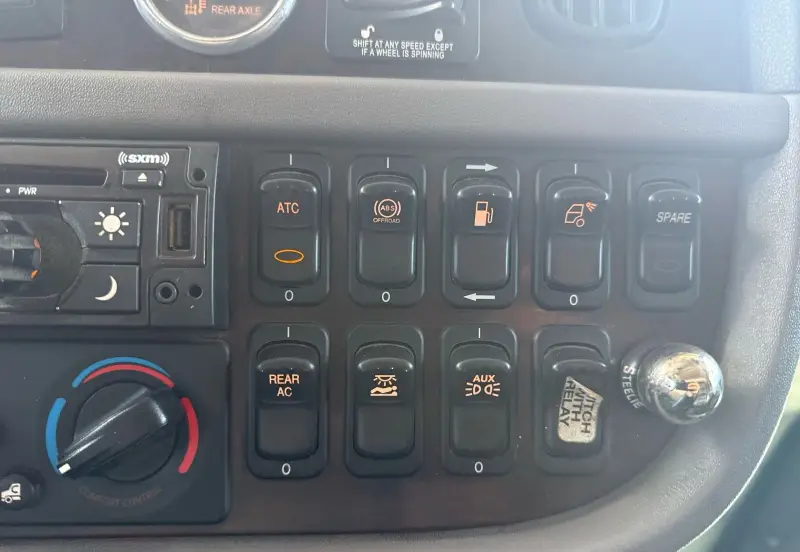 2020 Peterbilt 389 photo 36