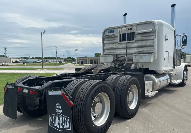 2020 Peterbilt 389 photo 5