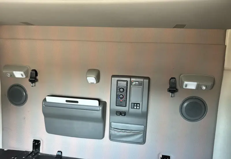 2021 Volvo VNL photo 52