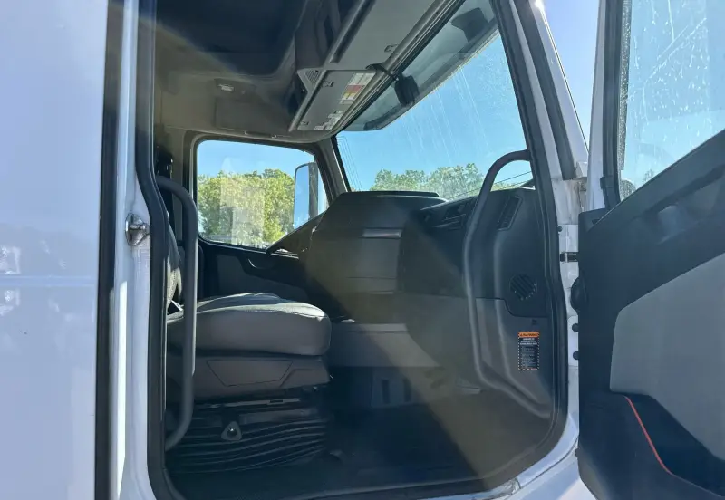 2021 Volvo VNL photo 62