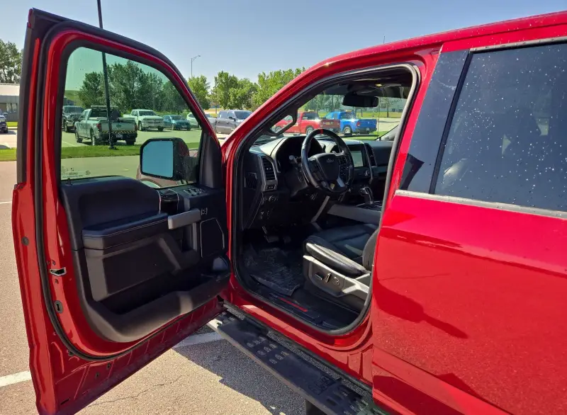 2019 Ford F150 Raptor photo 34