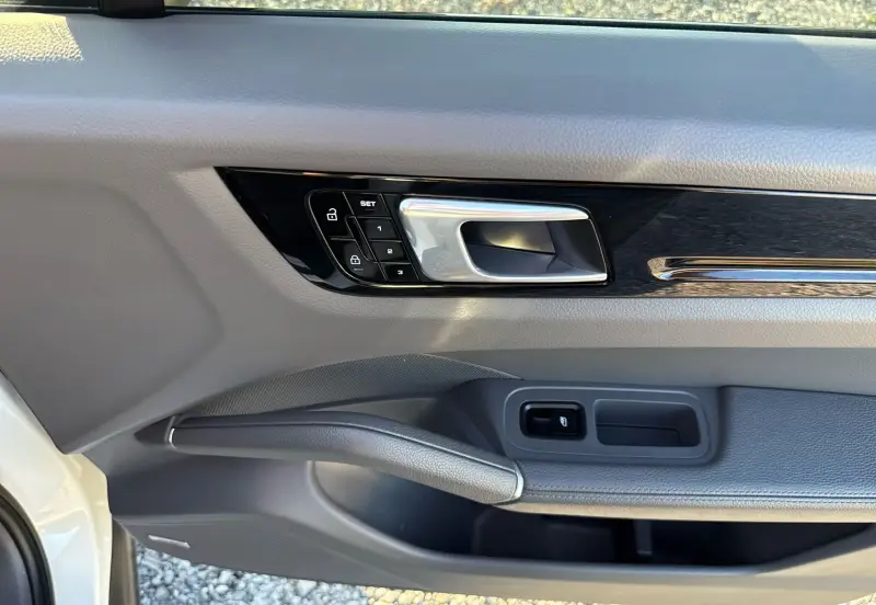 2021 Porsche Cayenne photo 42