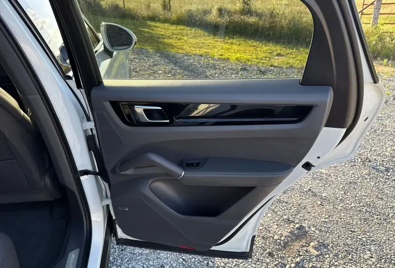 2021 Porsche Cayenne photo 45