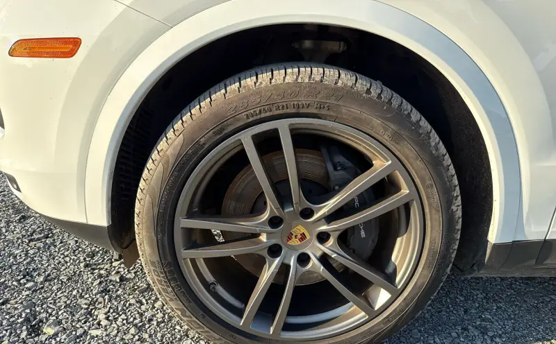 2021 Porsche Cayenne photo 64