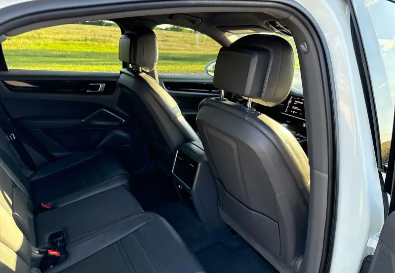 2021 Porsche Cayenne photo 47