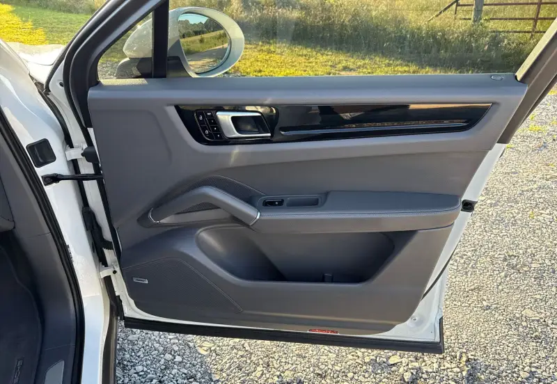 2021 Porsche Cayenne photo 41