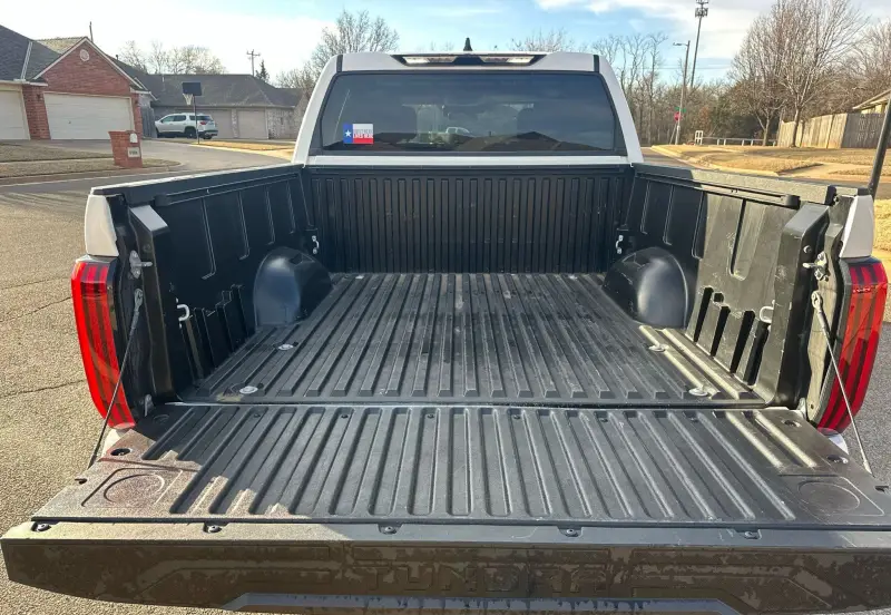 2022 Toyota Tundra SR5 photo 9
