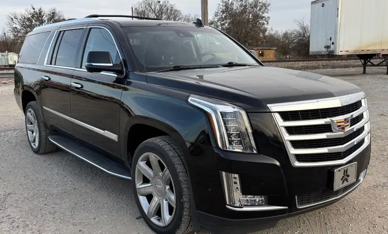 2020 Cadillac Escalade ESV photo 3