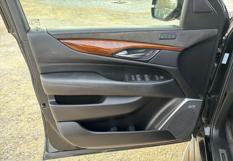 2020 Cadillac Escalade ESV photo 21