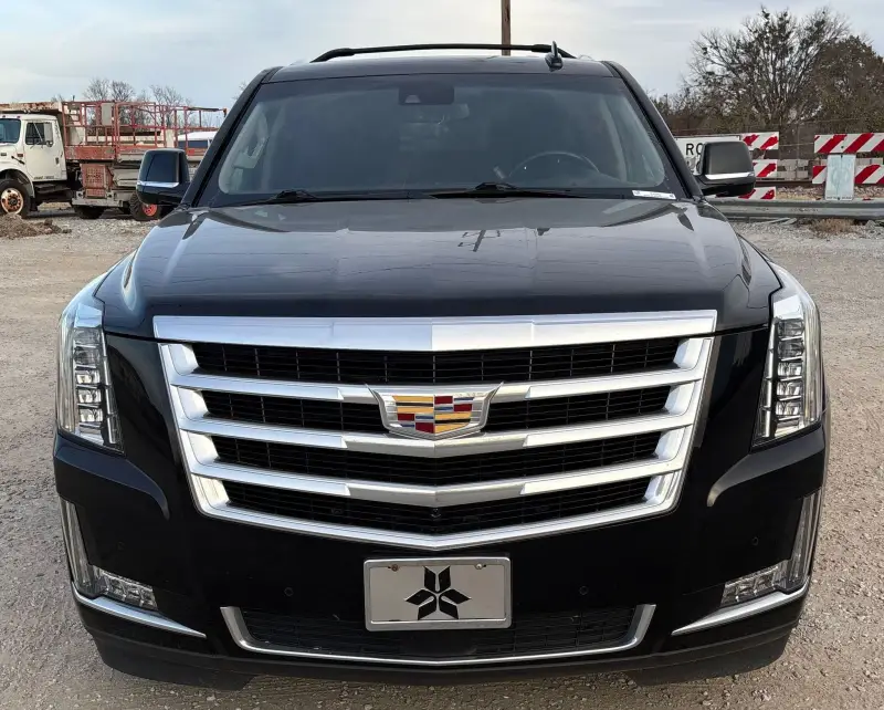 2020 Cadillac Escalade ESV photo 2