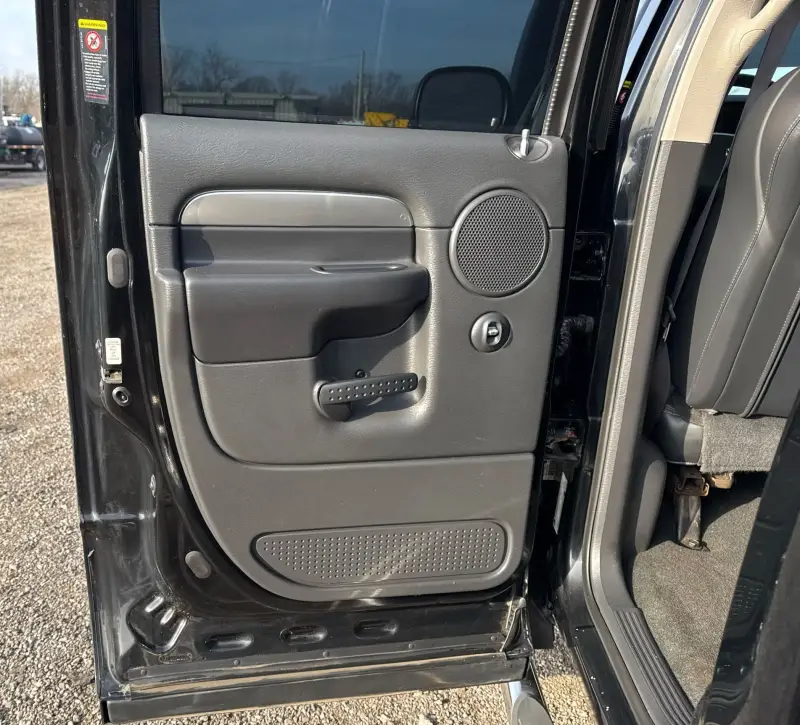 2005 Dodge Ram 1500 photo 36