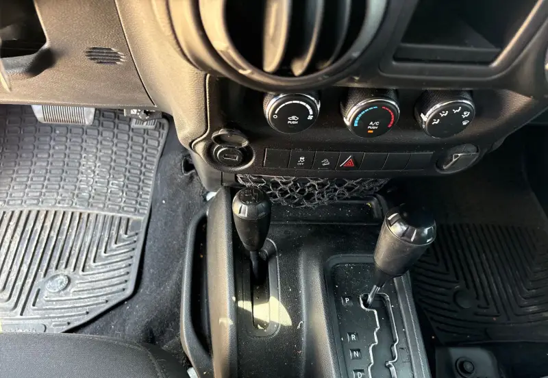 2017 Jeep Wrangler photo 23