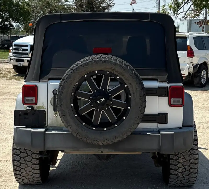 2017 Jeep Wrangler photo 6