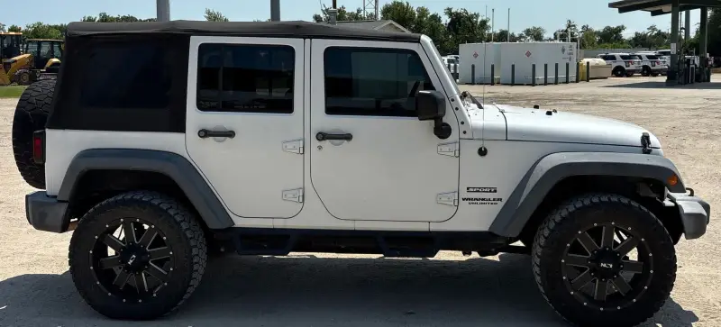 2017 Jeep Wrangler photo 4