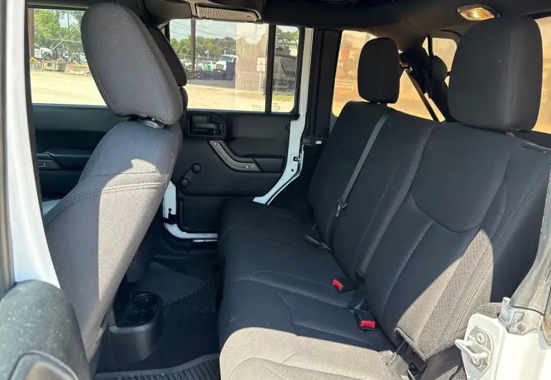 2017 Jeep Wrangler photo 39