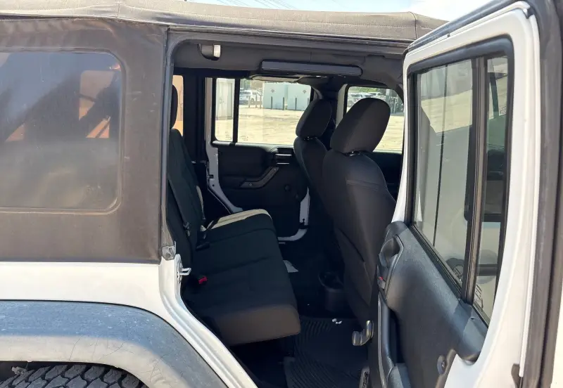 2017 Jeep Wrangler photo 34