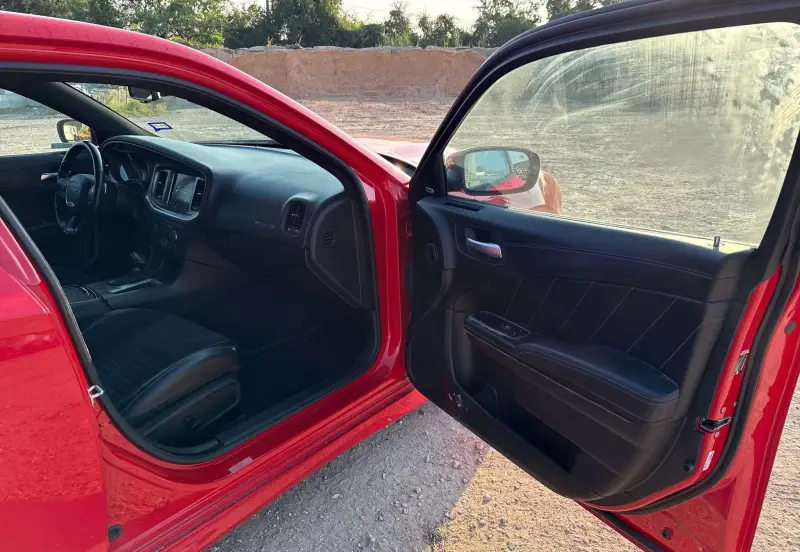 2020 Dodge Charger photo 32