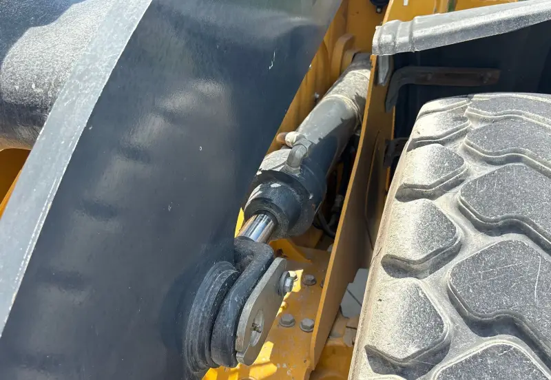 2023 John Deere 624P photo 19