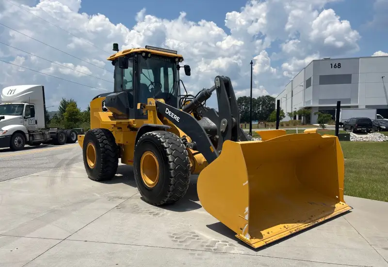 2023 John Deere 624P photo 3