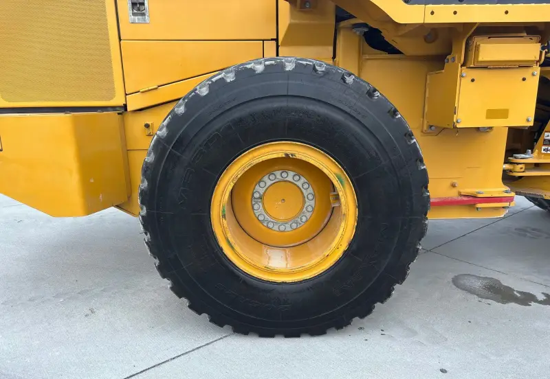 2023 John Deere 624P photo 83