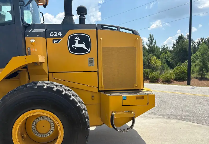 2023 John Deere 624P photo 9