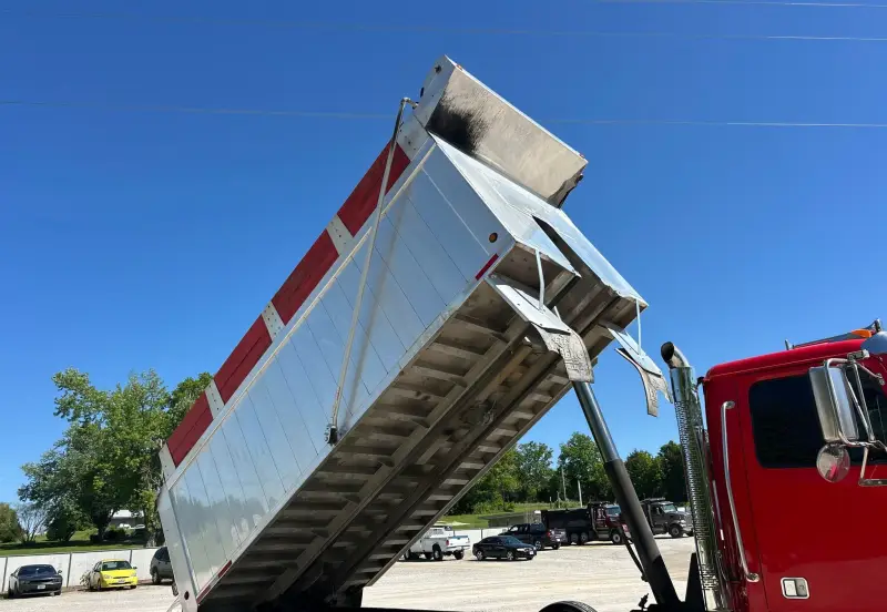 2020 Western Star 4700SF photo 24